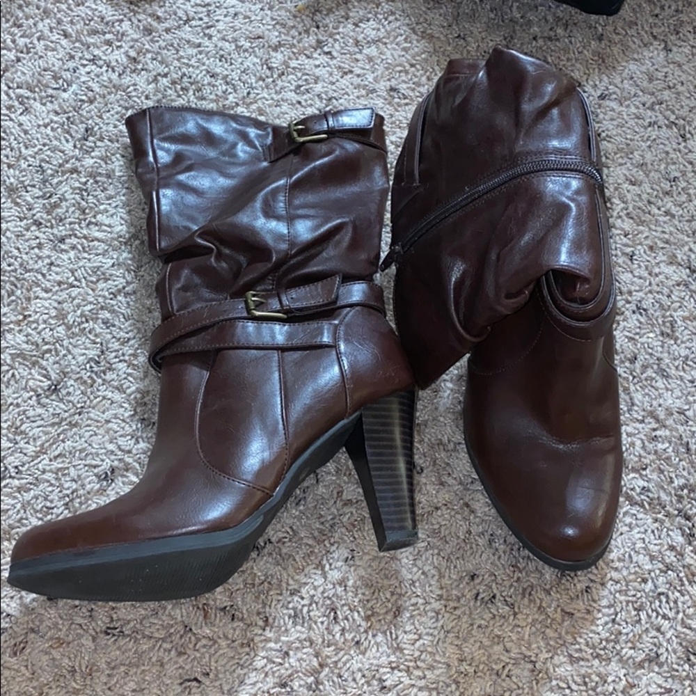 Women’s brown boots